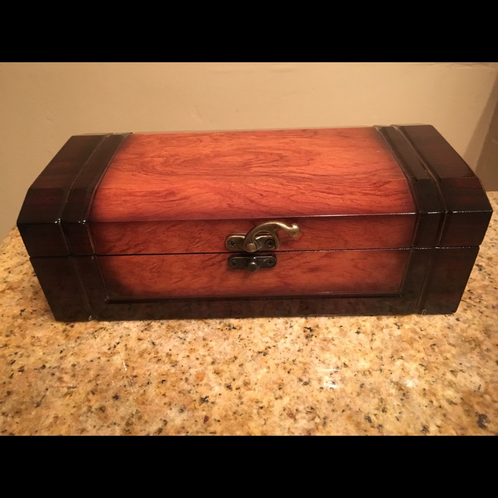 Jewelry box